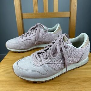 Classic Reebok Vintage Style Women's Light Pink Sneakers size 8